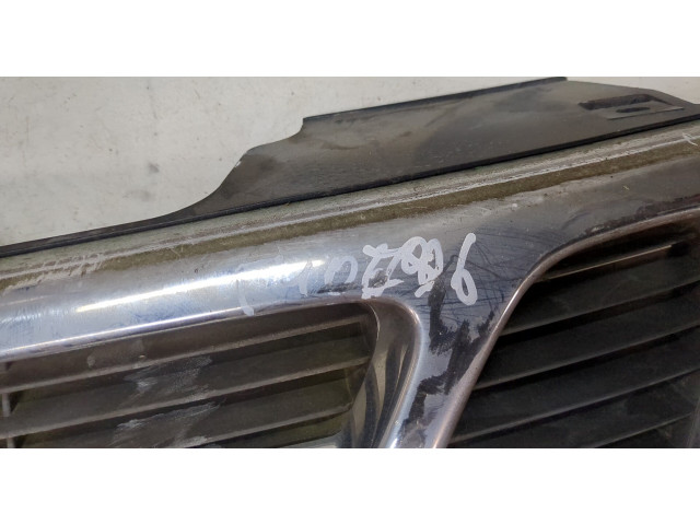 Решетка радиатора  Saab 9-5 1997-2005          2.3 
