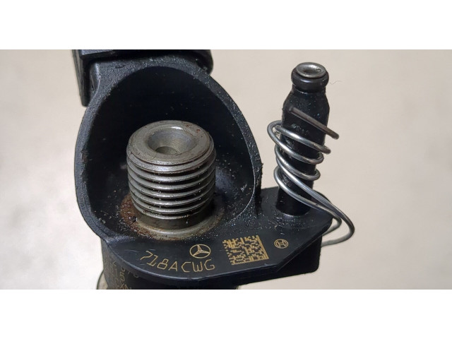 Форсунка топливная  Mercedes C W203 2000-2007    A6420701387     
