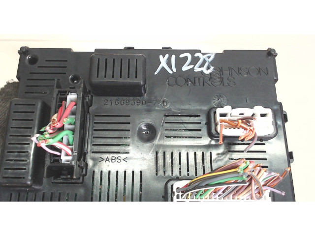 Блок комфорта  Renault Clio 2009-2012      8201054129   