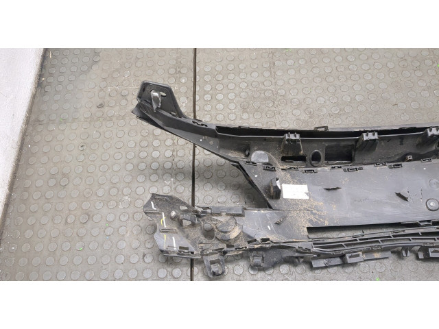 Решетка радиатора  Peugeot 5008 2020-          9836828477