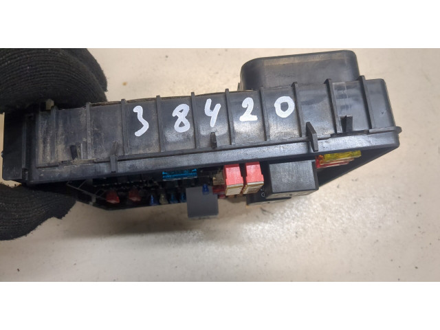 Блок предохранителей  Volkswagen Touran 2003-2006          1.6