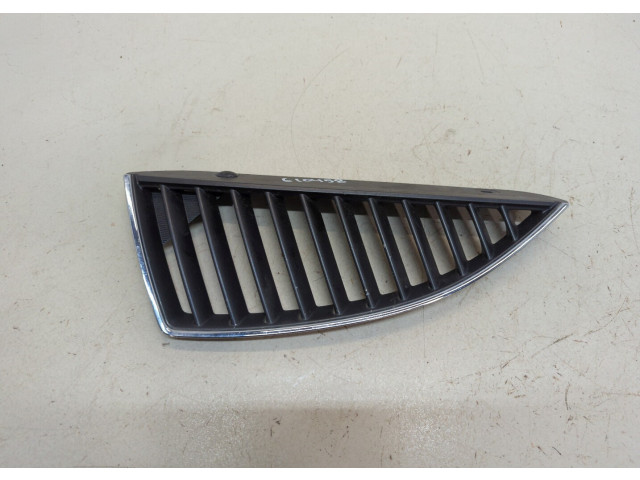 Решетка радиатора  Mitsubishi Lancer 9 2003-2006          