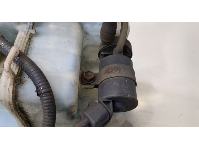 Бачок омывателя  Lexus RX 2003-2009 HLC33068   