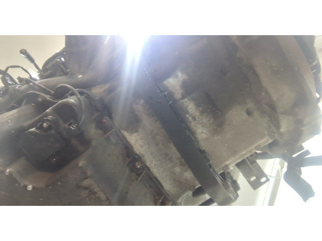 Клапанная крышка двигателя ДВС  Mercedes Sprinter 2006-2014 2.1  A6510100830   