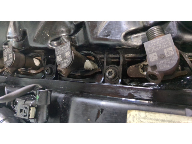 Клапанная крышка двигателя ДВС  Mercedes E W212 2009-2013 2.1     