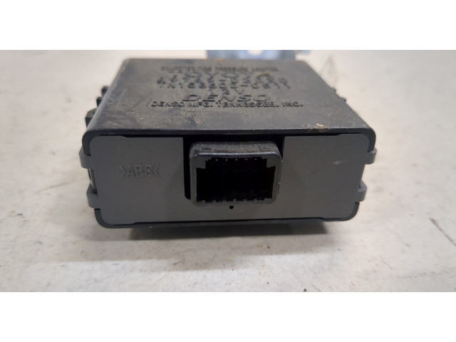 Блок комфорта  Pontiac Vibe 1 2002-2008      8976902030  