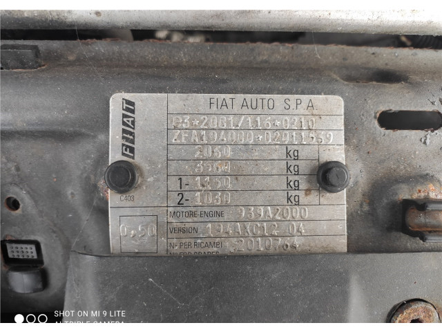 Решетка радиатора  Fiat Croma 2005-2011          1.9 735409706