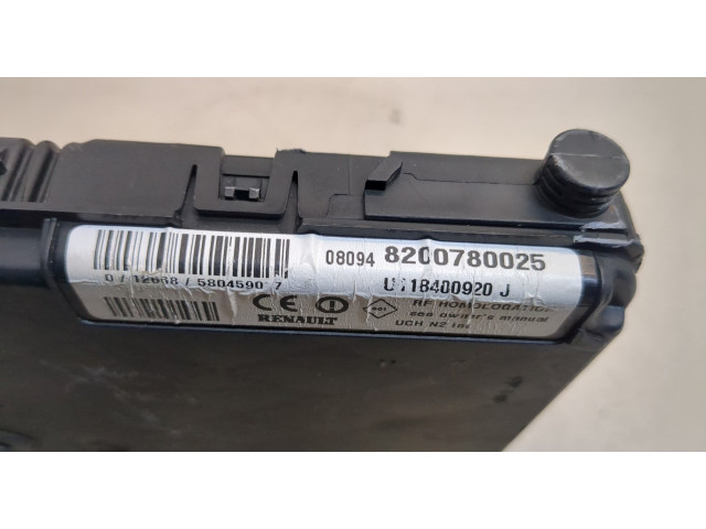Блок предохранителей  Renault Scenic 2003-2009      8200780025   