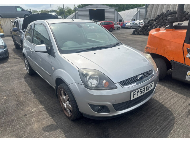 Стартер  Ford Fiesta 2001-2007 1.4     