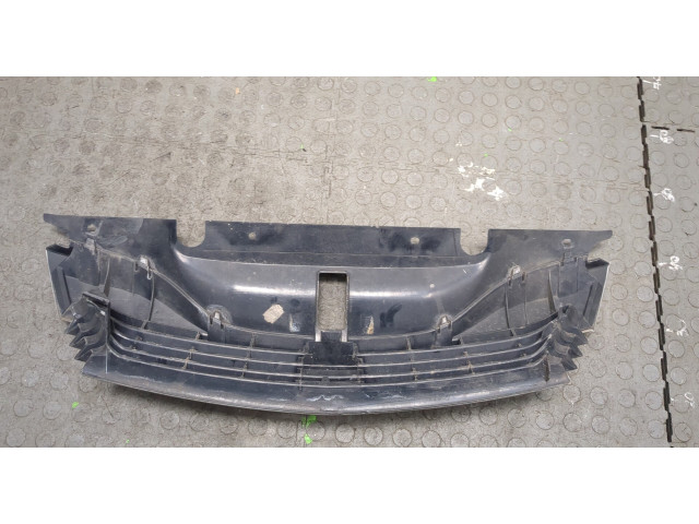 Решетка радиатора  Renault Laguna 2 2001-2007          
