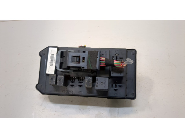 Блок предохранителей  Jeep Grand Cherokee 2004-2010      56050066ac   
