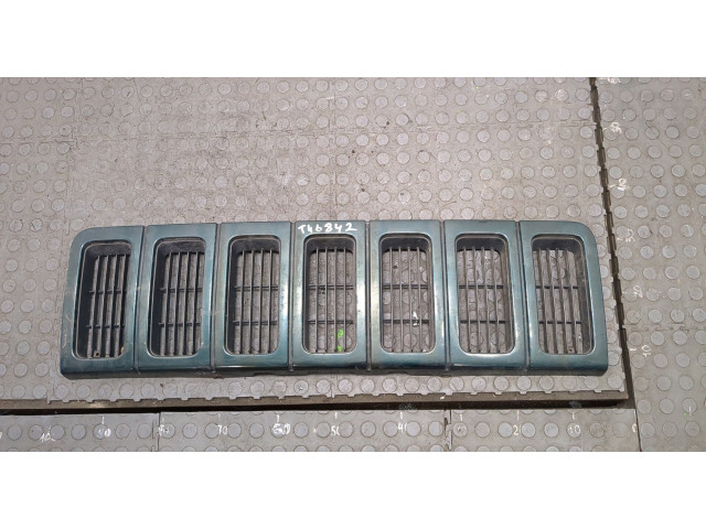 Решетка радиатора  Jeep Grand Cherokee 1993-1998          55055059