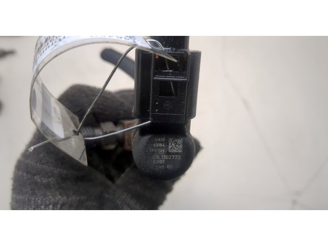 Форсунка топливная  Skoda Roomster 2010-2015    03L130277B     