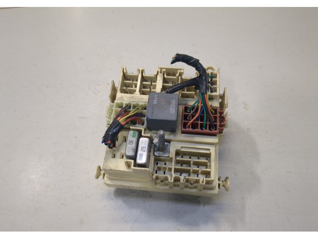 Блок предохранителей  Cadillac Escalade 2 2000-2006      1519058     6