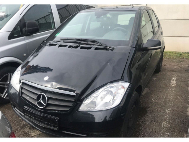 Стойка амортизатора  Mercedes A W169 2004-2012      1.7  бензин