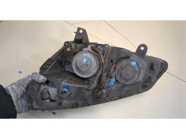 Фара передняя  Renault Scenic 2003-2009 правая 
