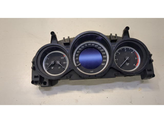 Панель приборов  Mercedes C W204 2007-2013       a2049004308     2.1  Дизель