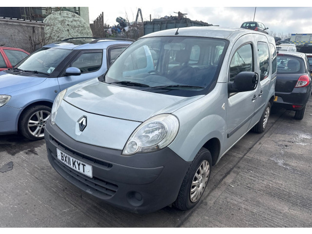 Решетка радиатора  Renault Kangoo 2008-2013          1.6 