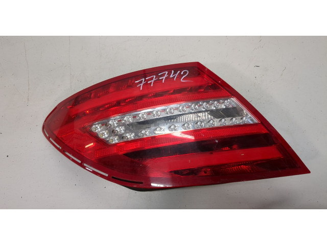 Задний фонарь        Mercedes C W204 2007-2013 