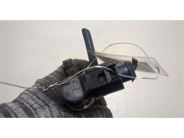 Форсунка топливная  Volkswagen Touran 2010-2015    03L130277S     
