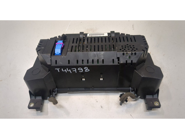 Панель приборов  Audi A8 (D3) 2005-2007       4E0920950J     