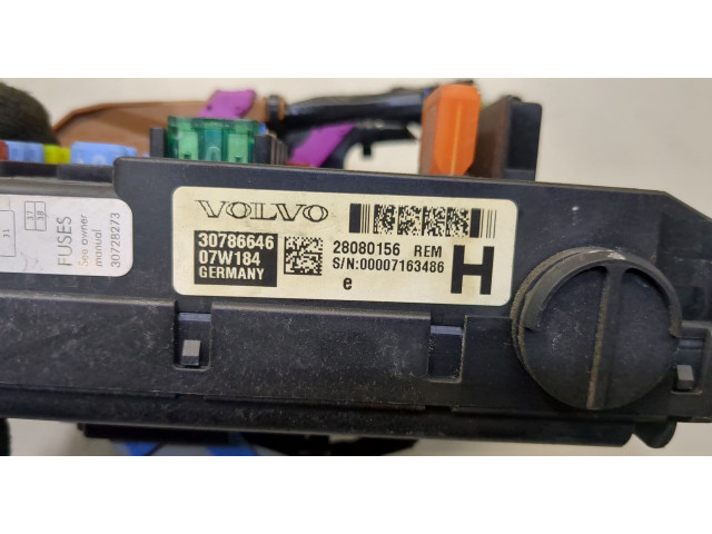 Блок предохранителей  Volvo XC90 2002-2006          3.2