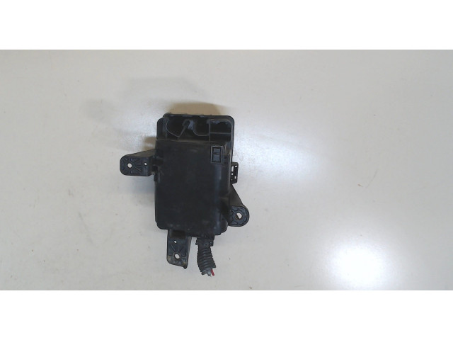 Корпус блока предохранителей  Toyota Tundra 2007-2013      826610C252, 827410C060    4.6