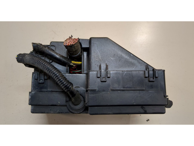 Блок предохранителей  Mazda CX-7 2007-2012      EG2166767   