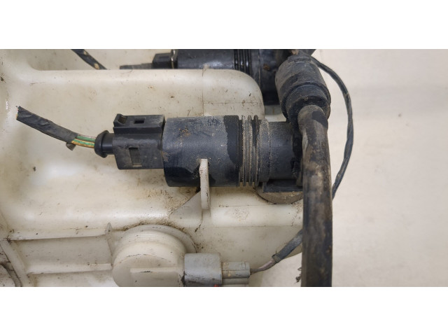 Бачок омывателя  Land Rover Freelander 2 2007-2014    