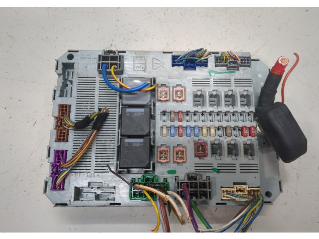 Блок предохранителей  Jaguar XF 2007–2012      8x2t14b476bd    2.7