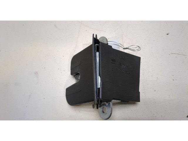 Замок багажника  Seat Leon 2 2009-2012       