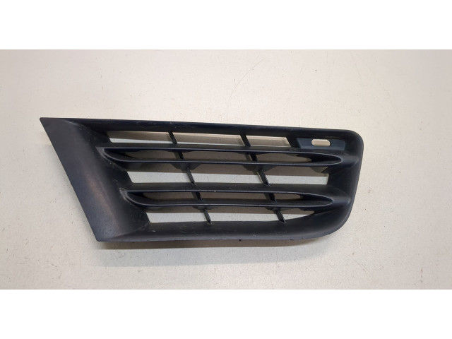 Решетка радиатора  Renault Scenic 2003-2009          