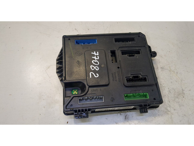 Блок предохранителей  Renault Megane 3 2009-2016      284b1297r   3  1.5