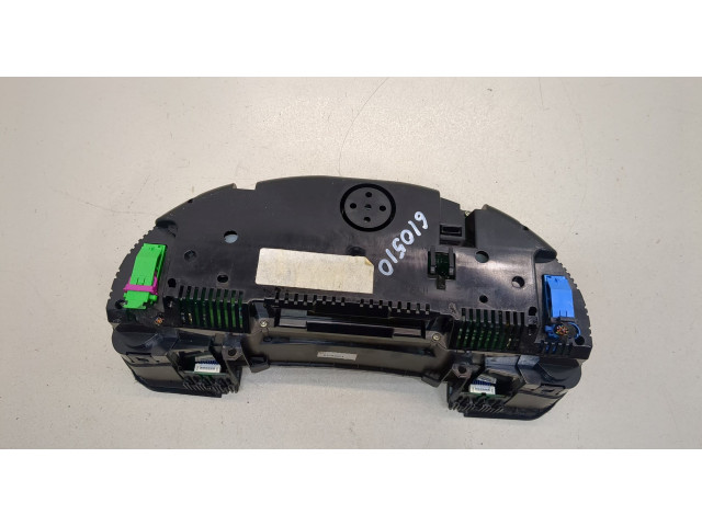 Панель приборов  Audi A4 (B6) 2000-2006       8E0920900F     