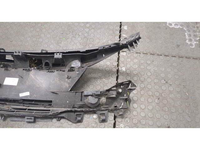 Решетка радиатора  Peugeot 5008 2020-          9836828477