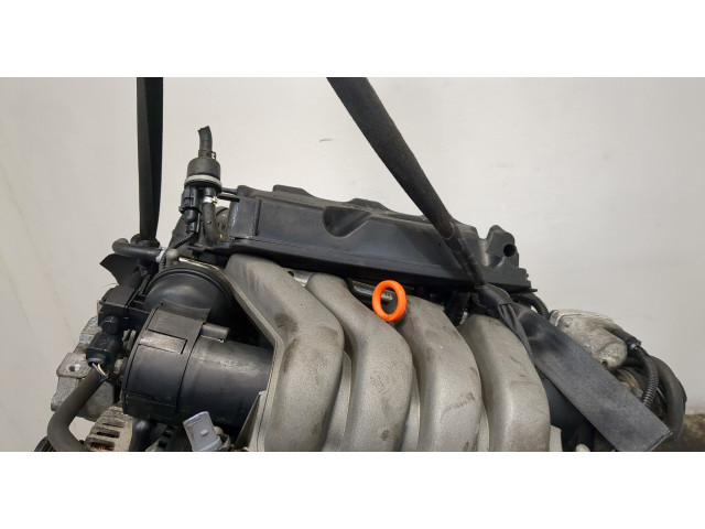Генератор  Volkswagen Touran 2003-2006       06F903023FX    