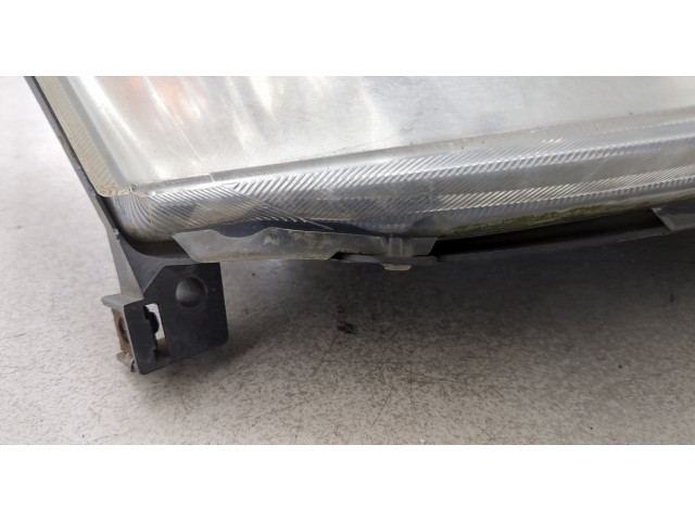 Фара передняя  Toyota Corolla E12 2001-2006 правая 
