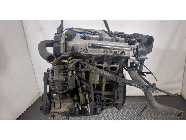 Форсунка топливная  Mazda Xedos 9         
