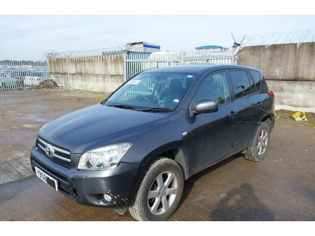 Стойка амортизатора  Toyota RAV 4 2006-2013        бензин