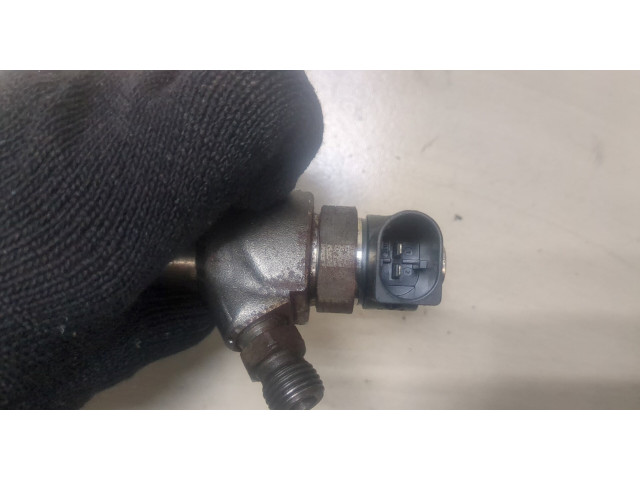 Форсунка топливная  Volkswagen Passat 8 2015-    04L130277AD, 0445110473     
