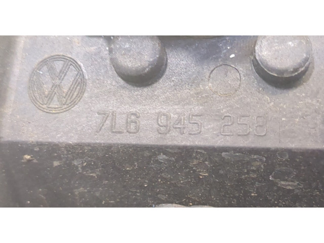 Задний фонарь        Volkswagen Touareg 2002-2007 
