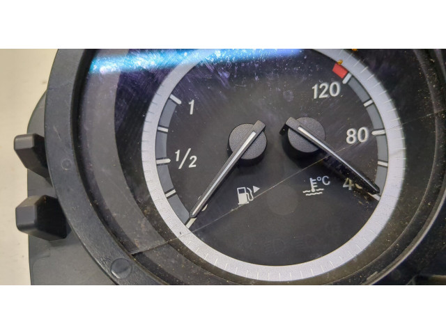Панель приборов  Mercedes C W204 2007-2013       a2049004308     2.1  Дизель