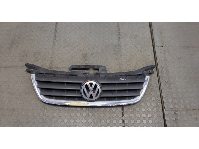 Решетка радиатора  Volkswagen Touran 2003-2006           