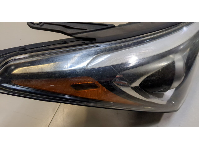 Фара передняя  Hyundai Santa Fe 2015-2018 правая 