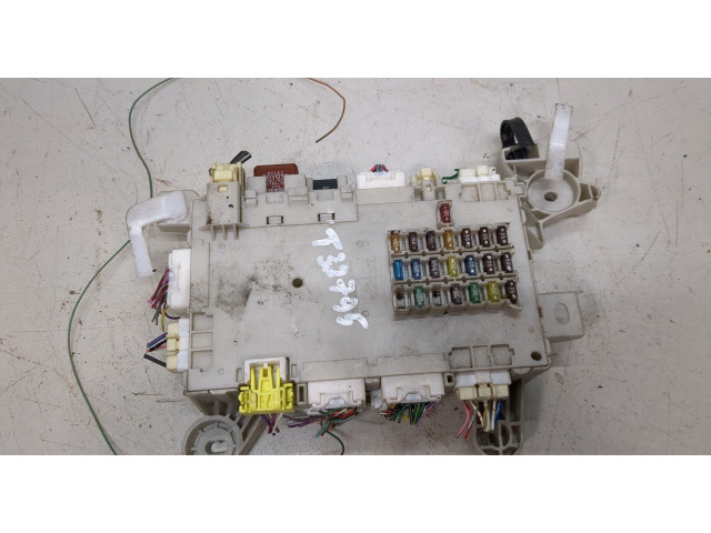 Блок предохранителей  Lexus LS430 UCF30 2000-2006      8273050072     4.3
