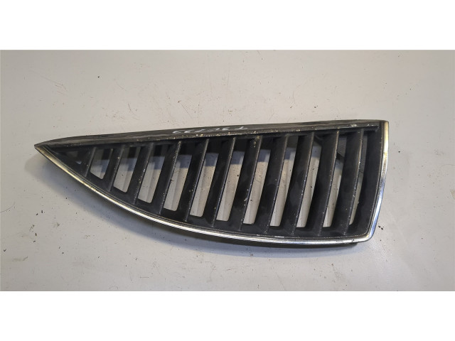 Решетка радиатора  Mitsubishi Lancer 9 2003-2006           1.6 mn126474