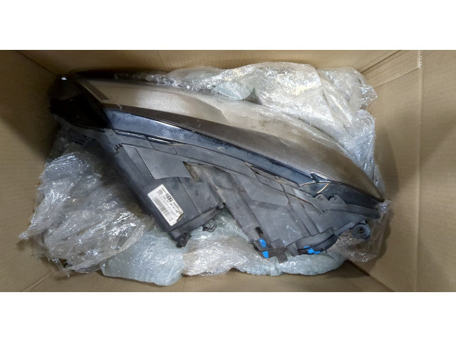 Фара передняя  Volkswagen Passat 7 2010-2015 Европа правая 