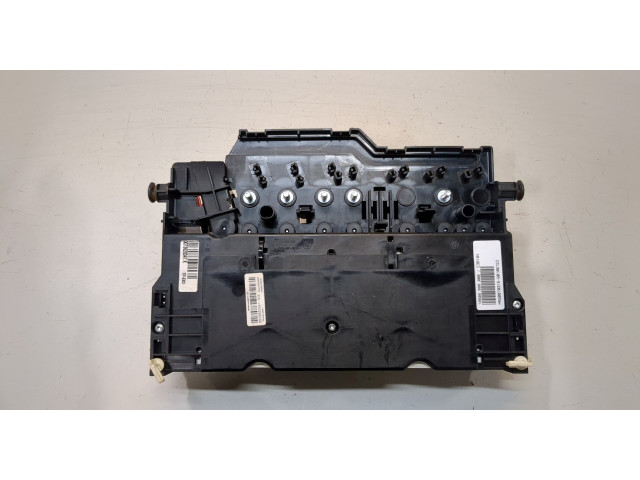 Блок предохранителей  BMW X3 E83 2004-2010         