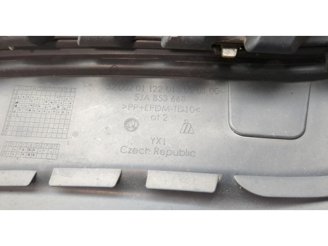Решетка радиатора  Skoda Rapid          