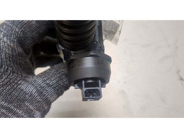 Форсунка топливная  Volkswagen Touareg 2002-2007    070130073N     